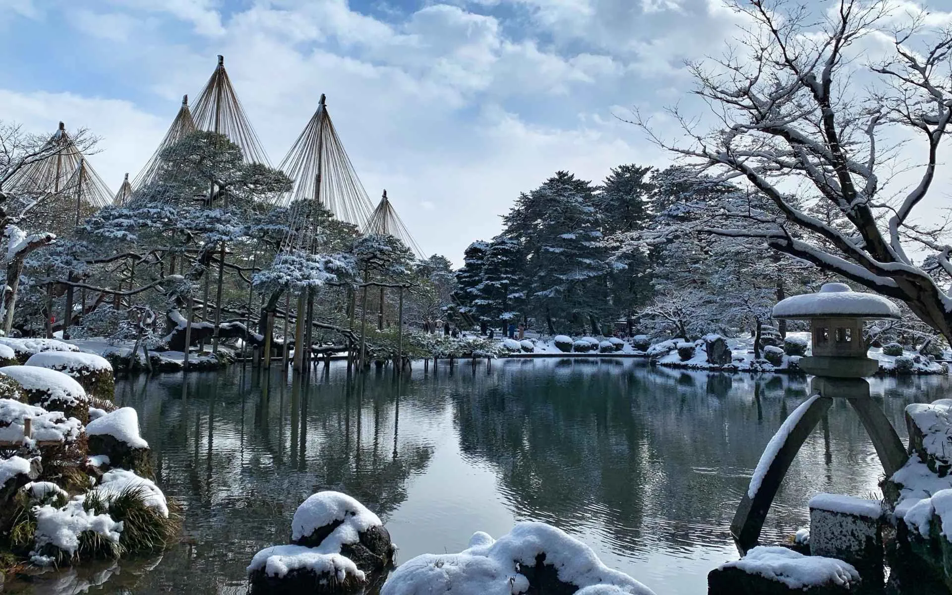 【北陸．5 日】雪牆奇景 ｜白川鄉合掌村 ✕ 兼六園 ✕ 大阪進出